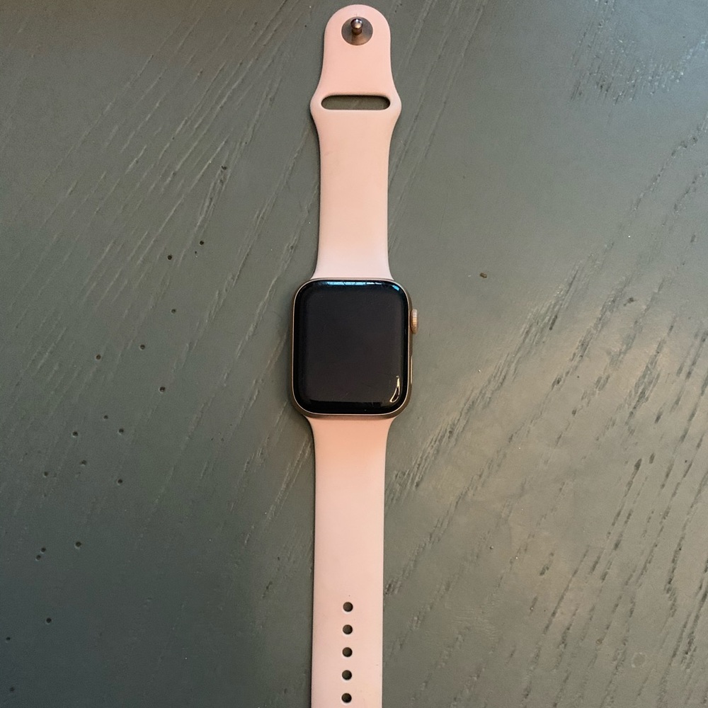 Apple Watch Series 4 GPS cellular enabled